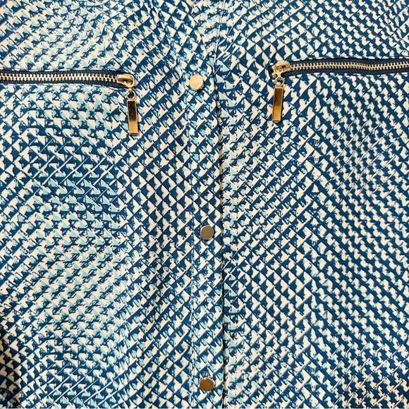 JTB Blue Geometric Print Button Front Blouse Roll Tab Sleeves Sz Medium - Picture 4 of 7